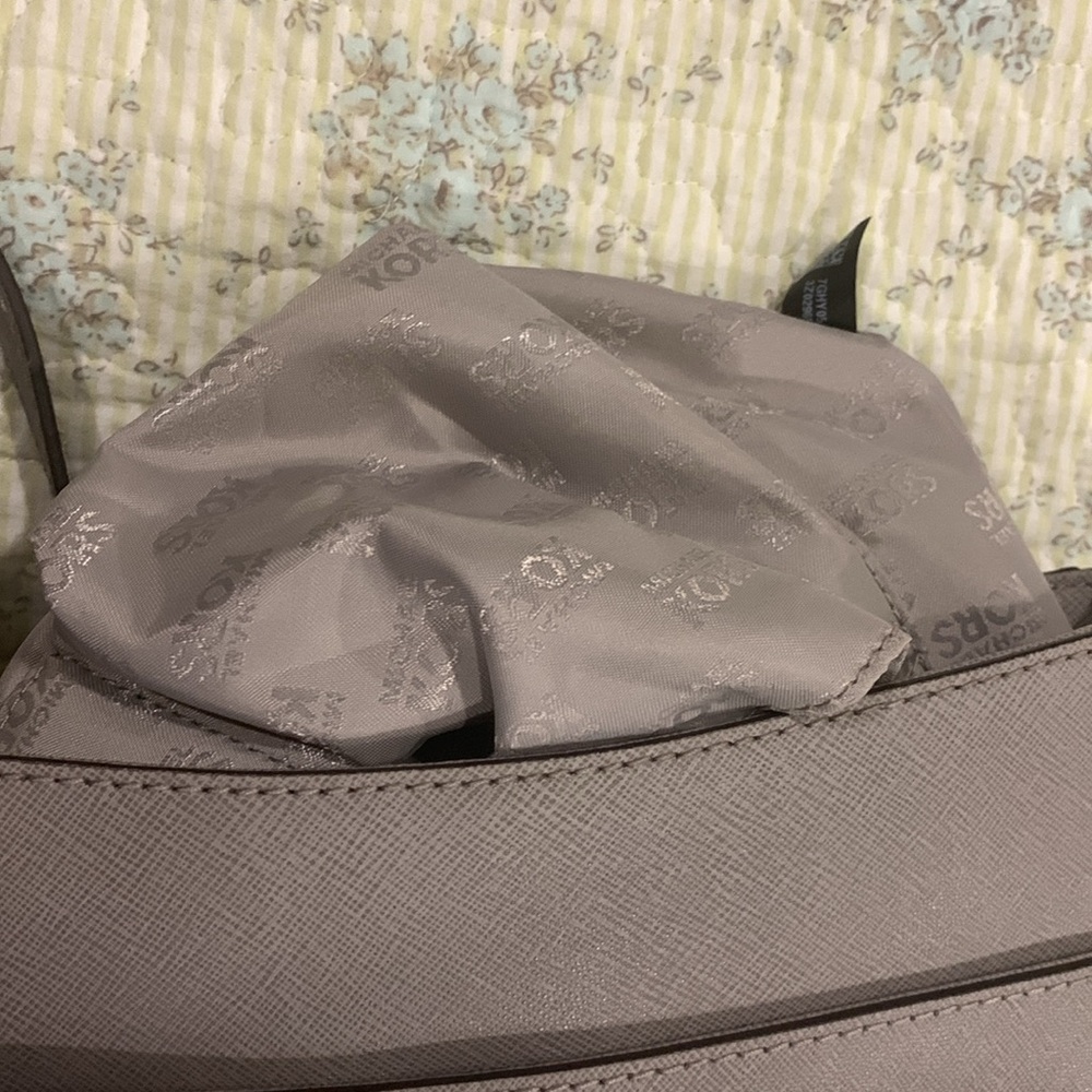 Michael Kors Crossbody Messenger Bag NWOT Gray Saffiano leather phone pocket+ - Picture 10 of 12